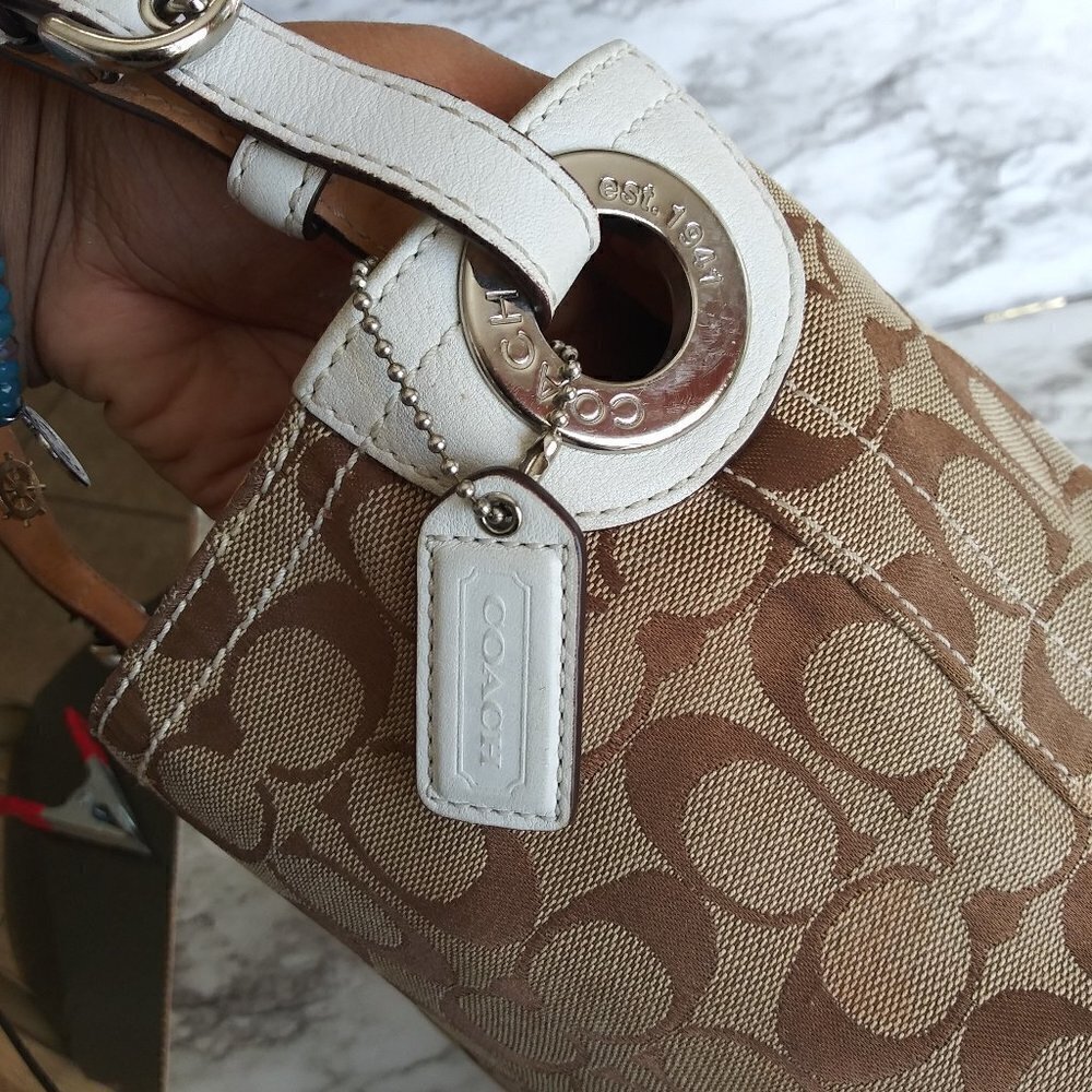 COACH tan/white shoulder bags - Picture 8 of 16